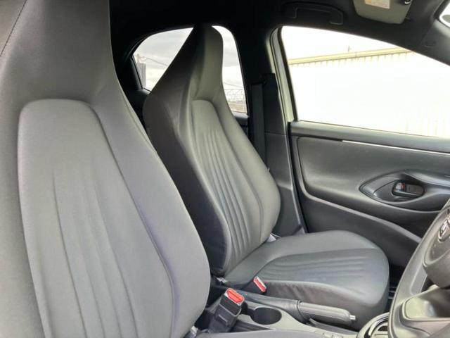 ヤリス Ｇ　新品タイヤ／ディスプレイオーディオ＋ナビ／トヨタセーフティセンス／車線逸脱防止支援システム／ＵＳＢジャック／Ｂｌｕｅｔｏｏｔｈ接続／ＥＴＣ／ＥＢＤ付ＡＢＳ／横滑り防止装置／バックモニター　バックカメラ（4枚目）