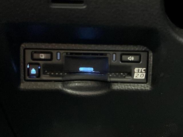 ヴォクシー ハイブリッドＳ－Ｚ　新品タイヤ／ディスプレイオーディオ＋ナビ１０インチ／フリップダウンモニター　純正　１４インチ／衝突安全装置／両側電動スライドドア／シートヒーター／車線逸脱防止支援システム／シート　合皮　バックカメラ（18枚目）