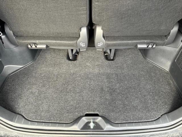 ヴォクシー ハイブリッドＳ－Ｚ　新品タイヤ／ディスプレイオーディオ＋ナビ１０インチ／フリップダウンモニター　純正　１４インチ／衝突安全装置／両側電動スライドドア／シートヒーター／車線逸脱防止支援システム／シート　合皮　バックカメラ（20枚目）