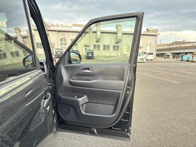 ヴォクシー ハイブリッドＳ－Ｚ　新品タイヤ／ディスプレイオーディオ＋ナビ１０インチ／フリップダウンモニター　純正　１４インチ／衝突安全装置／両側電動スライドドア／シートヒーター／車線逸脱防止支援システム／シート　合皮　バックカメラ（21枚目）