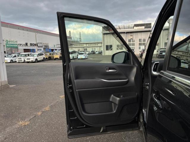 ヴォクシー ハイブリッドＳ－Ｚ　新品タイヤ／ディスプレイオーディオ＋ナビ１０インチ／フリップダウンモニター　純正　１４インチ／衝突安全装置／両側電動スライドドア／シートヒーター／車線逸脱防止支援システム／シート　合皮　バックカメラ（23枚目）