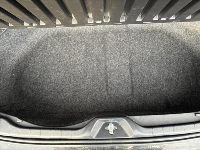 ヴォクシー ハイブリッドＳ－Ｚ　新品タイヤ／ディスプレイオーディオ＋ナビ１０インチ／フリップダウンモニター　純正　１４インチ／衝突安全装置／両側電動スライドドア／シートヒーター／車線逸脱防止支援システム／シート　合皮　バックカメラ（25枚目）