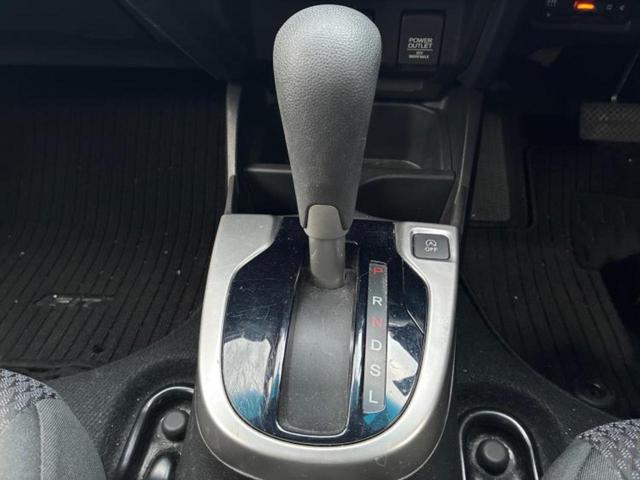 フィット １３Ｇ・Ｆコンフォートエディション　新品タイヤ／純正　ＳＤナビ／ホンダセンシング／シートヒーター　前席／車線逸脱防止支援システム／ヘッドランプ　ＬＥＤ／ＵＳＢジャック／Ｂｌｕｅｔｏｏｔｈ接続／ＨＤＭＩ接続／ＥＴＣ／ＥＢＤ付ＡＢＳ（17枚目）