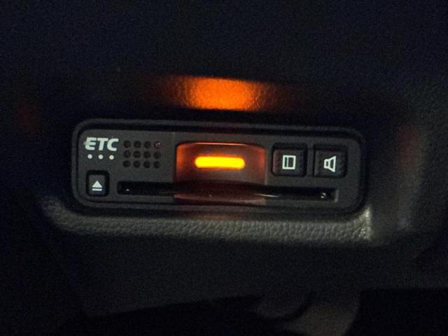 フィット １３Ｇ・Ｆコンフォートエディション　新品タイヤ／純正　ＳＤナビ／ホンダセンシング／シートヒーター　前席／車線逸脱防止支援システム／ヘッドランプ　ＬＥＤ／ＵＳＢジャック／Ｂｌｕｅｔｏｏｔｈ接続／ＨＤＭＩ接続／ＥＴＣ／ＥＢＤ付ＡＢＳ（18枚目）