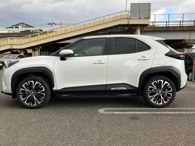 ヤリスクロス ハイブリッドＺ　保証書／ディスプレイオーディオ＋ナビ／衝突安全装置／シートヒーター／パノラミックビューモニター／車線逸脱防止支援システム／シート　ハーフレザー／ヘッドランプ　ＬＥＤ／ＵＳＢジャック　全周囲カメラ（2枚目）