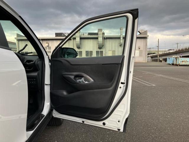 ヤリスクロス ハイブリッドＺ　保証書／ディスプレイオーディオ＋ナビ／衝突安全装置／シートヒーター／パノラミックビューモニター／車線逸脱防止支援システム／シート　ハーフレザー／ヘッドランプ　ＬＥＤ／ＵＳＢジャック　全周囲カメラ（20枚目）