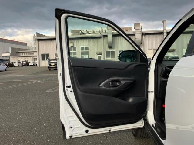 ヤリスクロス ハイブリッドＺ　保証書／ディスプレイオーディオ＋ナビ／衝突安全装置／シートヒーター／パノラミックビューモニター／車線逸脱防止支援システム／シート　ハーフレザー／ヘッドランプ　ＬＥＤ／ＵＳＢジャック　全周囲カメラ（21枚目）