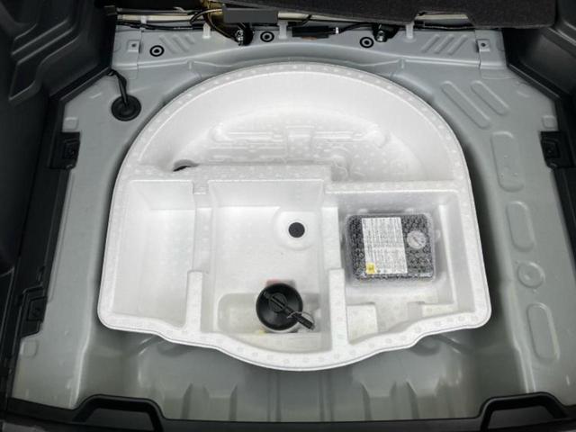 ヤリスクロス ハイブリッドＺ　保証書／ディスプレイオーディオ＋ナビ／衝突安全装置／シートヒーター／パノラミックビューモニター／車線逸脱防止支援システム／シート　ハーフレザー／ヘッドランプ　ＬＥＤ／ＵＳＢジャック　全周囲カメラ（24枚目）