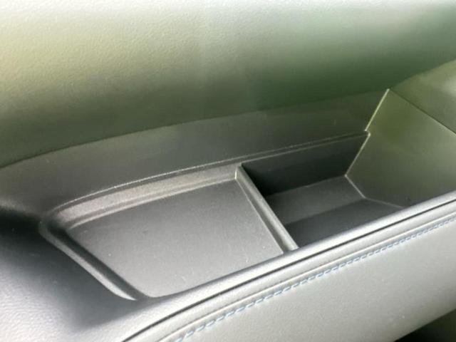 ヴォクシー Ｓ－Ｚ　★★★ディスプレイオーディオ＋ナビ１０．５インチ／トヨタセーフティセンス／両側電動スライドドア／シートヒーター　前席／車線逸脱防止支援システム／パーキングアシスト　バックガイド　衝突被害軽減システム（25枚目）