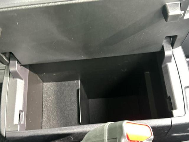 ヴォクシー Ｓ－Ｚ　★★★ディスプレイオーディオ＋ナビ１０．５インチ／トヨタセーフティセンス／両側電動スライドドア／シートヒーター　前席／車線逸脱防止支援システム／パーキングアシスト　バックガイド　衝突被害軽減システム（32枚目）