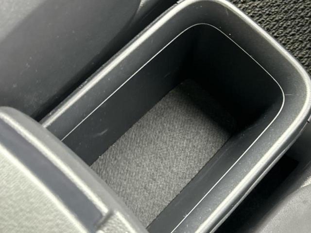 ヴォクシー Ｓ－Ｚ　★★★ディスプレイオーディオ＋ナビ１０．５インチ／トヨタセーフティセンス／両側電動スライドドア／シートヒーター　前席／車線逸脱防止支援システム／パーキングアシスト　バックガイド　衝突被害軽減システム（34枚目）