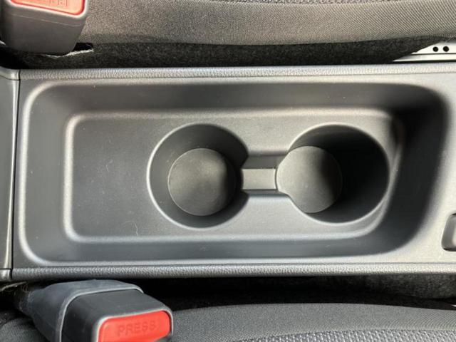 ヤリスクロス ハイブリッドＧ　ディスプレイオーディオ＋ナビ／衝突安全装置／パノラミックビューモニター／車線逸脱防止支援システム／ＵＳＢジャック／Ｂｌｕｅｔｏｏｔｈ接続／ＨＤＭＩ接続／ＥＴＣ／ＥＢＤ付ＡＢＳ／横滑り防止装置（35枚目）