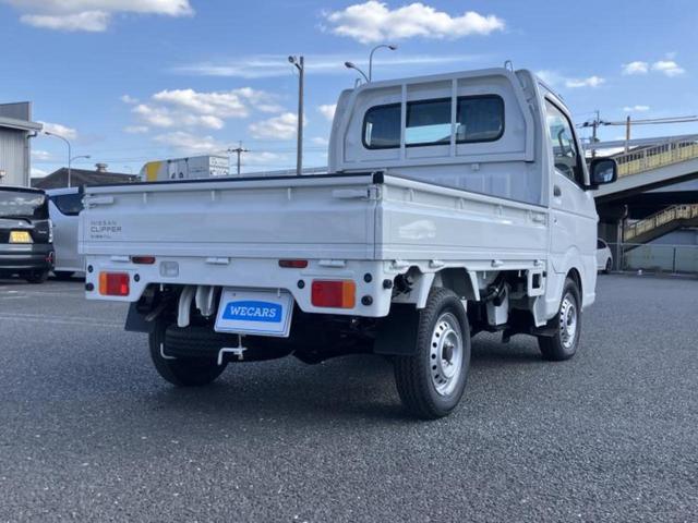 クリッパートラック ＤＸセーフティパッケージ　保証書／エマージェンシーブレーキ／車線逸脱防止支援システム／ＥＴＣ／ＥＢＤ付ＡＢＳ／横滑り防止装置／アイドリングストップ／エアバッグ　運転席／エアバッグ　助手席／パワーウインドウ／キーレスエントリー（3枚目）