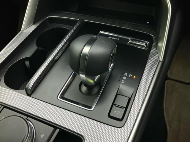 ＣＸ－８０ ＸＤエクスクルーシブモード　ＢＯＳＥ／保証書／ディスプレイオーディオ＋ナビ／アイアクティブセンス（マツダ）／シートヒーター　全席／全方位モニター／車線逸脱防止支援システム／シート　フルレザー／電動バックドア　革シート　電動シート（18枚目）