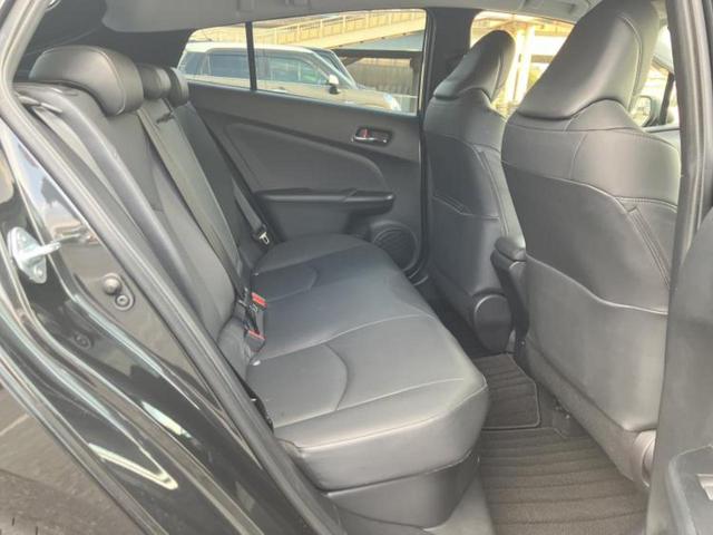 プリウス Ｓツーリングセレクションブラックエディション　ディスプレイオーディオ＋ナビ／衝突安全装置／シートヒーター　前席／車線逸脱防止支援システム／シート　合皮／ヘッドランプ　ＬＥＤ／Ｂｌｕｅｔｏｏｔｈ接続／ＥＴＣ／ＥＢＤ付ＡＢＳ　衝突被害軽減システム（5枚目）