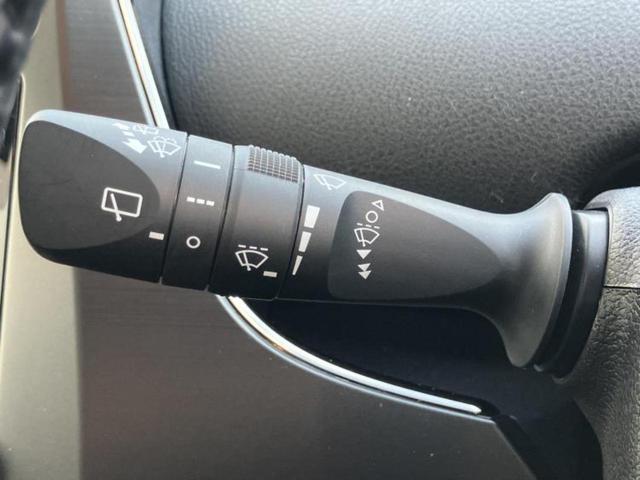 プリウス Ｓツーリングセレクションブラックエディション　ディスプレイオーディオ＋ナビ／衝突安全装置／シートヒーター　前席／車線逸脱防止支援システム／シート　合皮／ヘッドランプ　ＬＥＤ／Ｂｌｕｅｔｏｏｔｈ接続／ＥＴＣ／ＥＢＤ付ＡＢＳ　衝突被害軽減システム（17枚目）