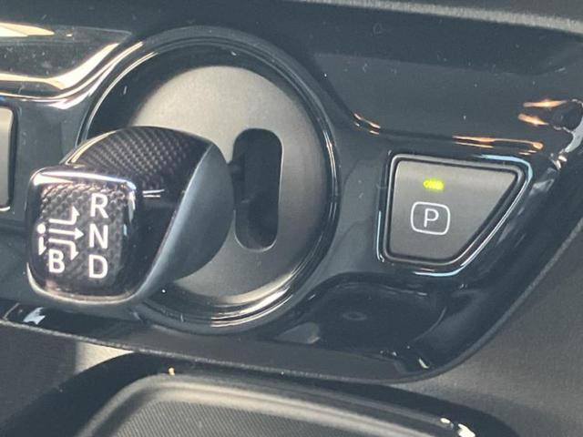 プリウス Ｓツーリングセレクションブラックエディション　ディスプレイオーディオ＋ナビ／衝突安全装置／シートヒーター　前席／車線逸脱防止支援システム／シート　合皮／ヘッドランプ　ＬＥＤ／Ｂｌｕｅｔｏｏｔｈ接続／ＥＴＣ／ＥＢＤ付ＡＢＳ　衝突被害軽減システム（18枚目）