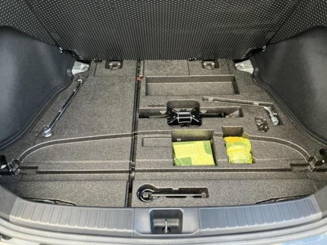 プリウス Ｓツーリングセレクションブラックエディション　ディスプレイオーディオ＋ナビ／衝突安全装置／シートヒーター　前席／車線逸脱防止支援システム／シート　合皮／ヘッドランプ　ＬＥＤ／Ｂｌｕｅｔｏｏｔｈ接続／ＥＴＣ／ＥＢＤ付ＡＢＳ　衝突被害軽減システム（25枚目）