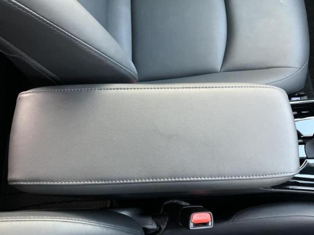 プリウス Ｓツーリングセレクションブラックエディション　ディスプレイオーディオ＋ナビ／衝突安全装置／シートヒーター　前席／車線逸脱防止支援システム／シート　合皮／ヘッドランプ　ＬＥＤ／Ｂｌｕｅｔｏｏｔｈ接続／ＥＴＣ／ＥＢＤ付ＡＢＳ　衝突被害軽減システム（33枚目）