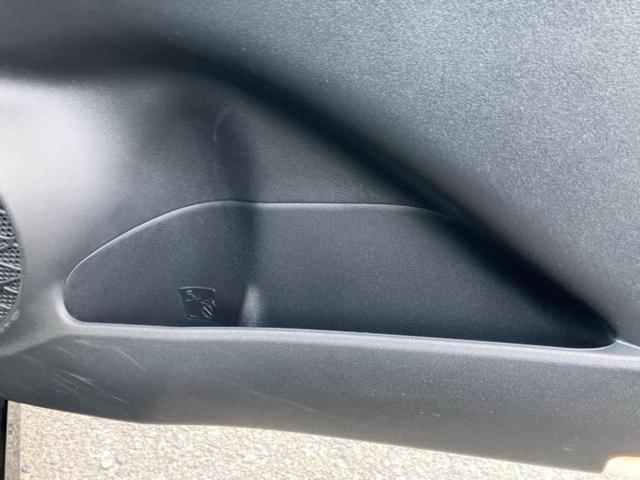 プリウス Ｓツーリングセレクションブラックエディション　ディスプレイオーディオ＋ナビ／衝突安全装置／シートヒーター　前席／車線逸脱防止支援システム／シート　合皮／ヘッドランプ　ＬＥＤ／Ｂｌｕｅｔｏｏｔｈ接続／ＥＴＣ／ＥＢＤ付ＡＢＳ　衝突被害軽減システム（37枚目）