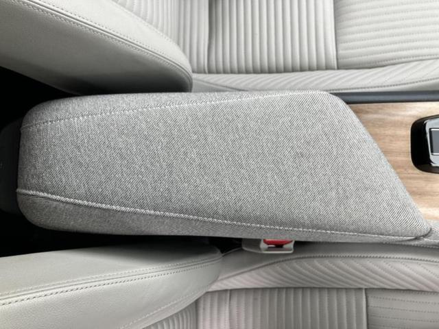 オーラ Ｇレザーエディション　新品タイヤ／ＢＯＳＥ／保証書／純正　ＳＤナビ／インテリジェントルームミラー／エマージェンシーブレーキ／シートヒーター　前席／全方位モニター／車線逸脱防止支援システム／シート　合皮／プロパイロット（32枚目）