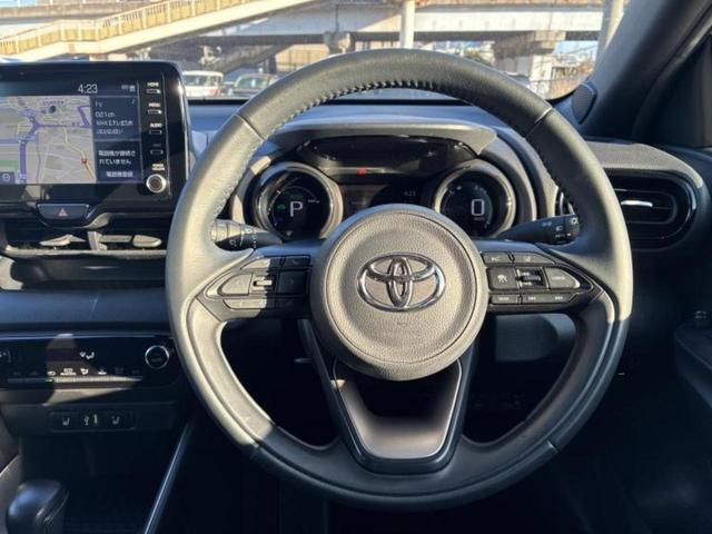 ヤリス ハイブリッドZ 保証書/ディスプレイオーディオ+ナビ/トヨタセーフティセンス/シートヒーター 前席/車線逸脱防止支援システム/ドライブレコーダー 前後/ヘッドランプ LED/Bluetooth接続/ETC ドラレコ(14枚目)