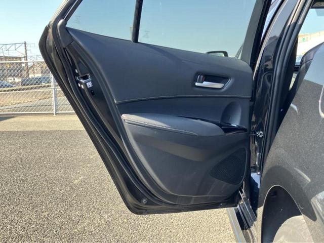 カローラツーリング ダブルバイビー　新品タイヤ／純正エアロ／保証書／ディスプレイオーディオ８インチ／トヨタセーフティセンス／車線逸脱防止支援システム／シート　ハーフレザー／ドライブレコーダー　純正／ヘッドランプ　ＬＥＤ　フルエアロ（23枚目）