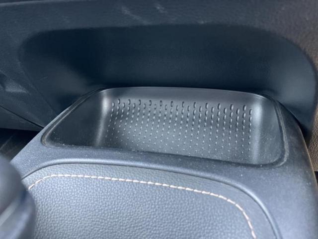 カローラツーリング ダブルバイビー　新品タイヤ／純正エアロ／保証書／ディスプレイオーディオ８インチ／トヨタセーフティセンス／車線逸脱防止支援システム／シート　ハーフレザー／ドライブレコーダー　純正／ヘッドランプ　ＬＥＤ　フルエアロ（40枚目）