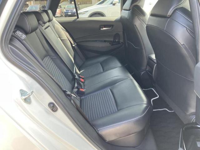 カローラツーリング ハイブリッドダブルバイビー　新品タイヤ／エアロ／保証書／ディスプレイオーディオ＋ナビ８インチ／トヨタセーフティセンス／シートヒーター　前席／車線逸脱防止支援システム／シート　ハーフレザー／ドライブレコーダー　前後　フルエアロ（5枚目）