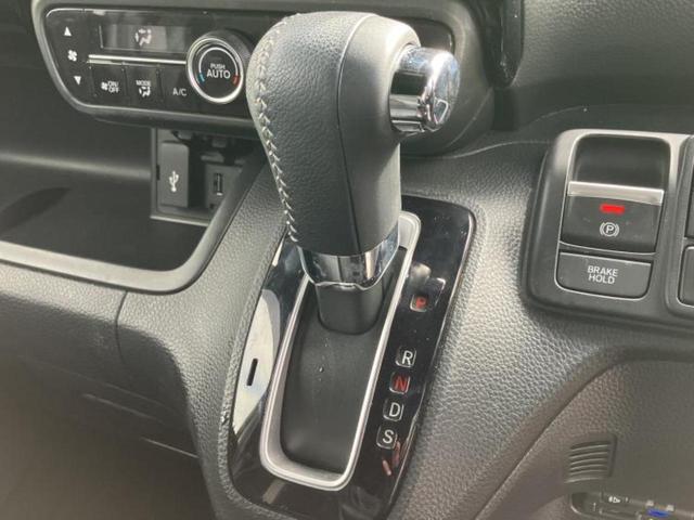 N-BOXカスタム L・ターボ 新品タイヤ/保証書/純正 9インチ SDナビ/衝突安全装置/両側電動スライドドア/車線逸脱防止支援システム/シート ハーフレザー/ドライブレコーダー 前後/ヘッドランプ LED/USBジャック 禁煙車(17枚目)