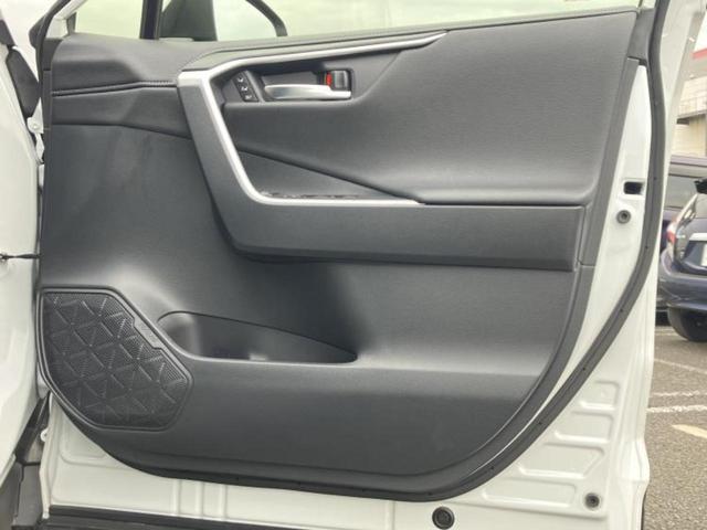 RAV4 4WD G Zパッケージ 保証書/ディスプレイオーディオ+ナビ/デジタルインナーミラー/衝突安全装置/シートヒーター/車線逸脱防止支援システム/シート ハーフレザー/電動バックドア/ヘッドランプ LED/ETC バックカメラ(20枚目)