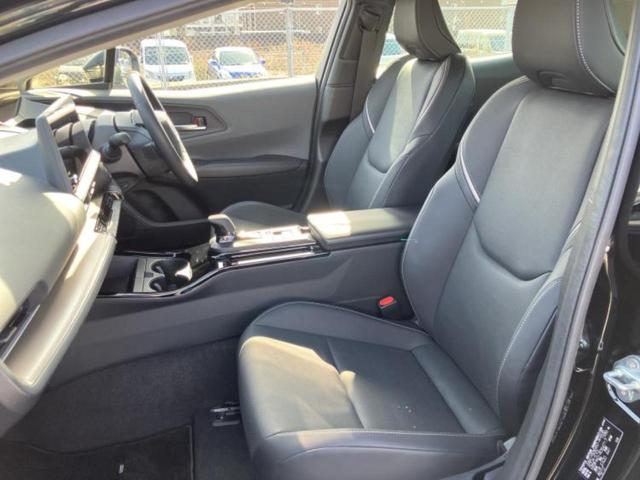 プリウス Ｚ　保証書／純正　ＳＤナビ／デジタルインナーミラー／衝突安全装置／シートヒーター／全方位モニター／車線逸脱防止支援システム／シート　ハーフレザー／パーキングアシスト　自動操舵／電動バックドア　全周囲カメラ（6枚目）