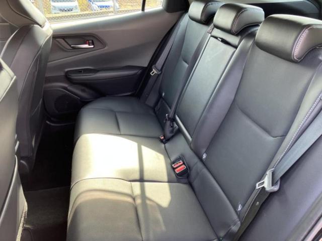 プリウス Ｚ　保証書／純正　ＳＤナビ／デジタルインナーミラー／衝突安全装置／シートヒーター／全方位モニター／車線逸脱防止支援システム／シート　ハーフレザー／パーキングアシスト　自動操舵／電動バックドア　全周囲カメラ（7枚目）