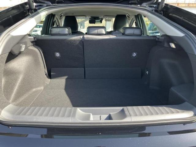 プリウス Ｚ　保証書／純正　ＳＤナビ／デジタルインナーミラー／衝突安全装置／シートヒーター／全方位モニター／車線逸脱防止支援システム／シート　ハーフレザー／パーキングアシスト　自動操舵／電動バックドア　全周囲カメラ（8枚目）