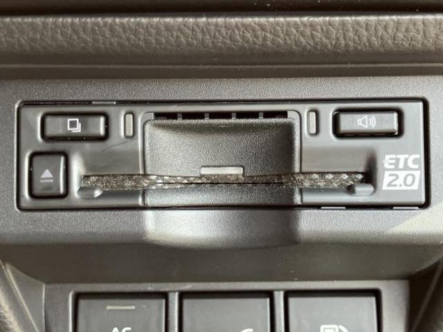 プリウス Ｚ　保証書／純正　ＳＤナビ／デジタルインナーミラー／衝突安全装置／シートヒーター／全方位モニター／車線逸脱防止支援システム／シート　ハーフレザー／パーキングアシスト　自動操舵／電動バックドア　全周囲カメラ（26枚目）