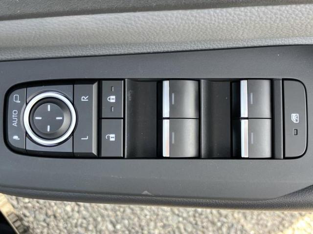 プリウス Ｚ　保証書／純正　ＳＤナビ／デジタルインナーミラー／衝突安全装置／シートヒーター／全方位モニター／車線逸脱防止支援システム／シート　ハーフレザー／パーキングアシスト　自動操舵／電動バックドア　全周囲カメラ（27枚目）