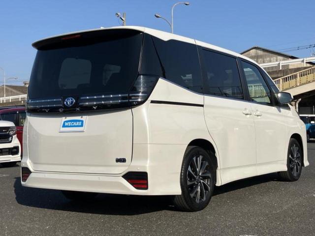 ヴォクシー ハイブリッドＳ－Ｚ　保証書／純正　１０インチ　ＳＤナビ／フリップダウンモニター／衝突安全装置／両側電動スライドドア／シートヒーター／パノラミックビューモニター／車線逸脱防止支援システム／シート　合皮　衝突被害軽減システム（3枚目）