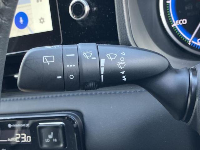 ヴォクシー ハイブリッドＳ－Ｚ　新品タイヤ／純正　１０インチ　ＳＤナビ／フリップダウンモニター　純正　１４インチ／衝突安全装置／両側電動スライドドア／シートヒーター　前席／パノラミックビューモニター／車線逸脱防止支援システム（18枚目）