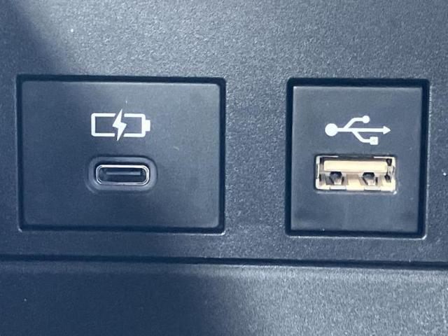 ヴォクシー ハイブリッドＳ－Ｚ　新品タイヤ／純正　１０インチ　ＳＤナビ／フリップダウンモニター　純正　１４インチ／衝突安全装置／両側電動スライドドア／シートヒーター　前席／パノラミックビューモニター／車線逸脱防止支援システム（43枚目）