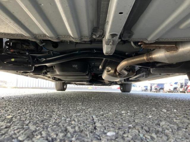 ヴォクシー ハイブリッドＳ－Ｚ　新品タイヤ／純正　１０インチ　ＳＤナビ／フリップダウンモニター　純正　１４インチ／衝突安全装置／両側電動スライドドア／シートヒーター　前席／パノラミックビューモニター／車線逸脱防止支援システム（47枚目）