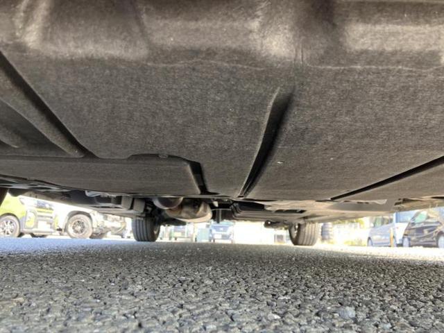 ヴォクシー ハイブリッドＳ－Ｚ　新品タイヤ／純正　１０インチ　ＳＤナビ／フリップダウンモニター　純正　１４インチ／衝突安全装置／両側電動スライドドア／シートヒーター　前席／パノラミックビューモニター／車線逸脱防止支援システム（48枚目）