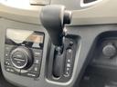WECARSの展示場では実際に見て、触ってお車をお選びいただけます!知識の豊富な営業スタッフが様々なカーライフをご提案いたします!