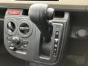 スムーズなシフトチェンジで、快適な運転をサポート。操作感も良く、運転に集中できます。パーキングロック機能も搭載されており、安全性を高めています。