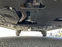 車両前方側の下廻り画像です。エンジン付近から車両中央部までの状態を確認いただけます。◆ご購入前に気になる下廻りの様子を把握したい方は、店頭スタッフまでお問い合わせ下さい。