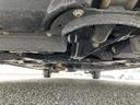 車両前方側の下廻り画像です。エンジン付近から車両中央部までの状態を確認いただけます。◆ご購入前に気になる下廻りの様子を把握したい方は、店頭スタッフまでお問い合わせ下さい。