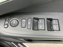 日々の運転を支えるスイッチ類を備えています。わかりやすい操作感で、快適なドライブをサポートします。