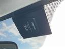 ETC車載器を装備しており、対応する有料道路では料金所をスムーズに通過できます。お出かけや遠方への移動時にも役立ち、現金を用意する手間を減らせる便利な装備です。