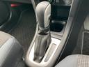 シフト位置が表示されており、選択する位置を確認しながら扱える構成です。手元にまとまった配置で、日々の発進や駐車時など、乗り降りの多い場面でも活用いただけます。