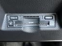 ETC車載器を備えており、ETCカードを利用した料金所の通過に便利です。高速道路や有料道路を利用する機会のある方に役立ち、移動時の支払いをスムーズにサポートします。