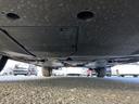 車両前方側の下廻り画像です。エンジン付近から車両中央部までの状態を確認いただけます。◆ご購入前に気になる下廻りの様子を把握したい方は、店頭スタッフまでお問い合わせ下さい。